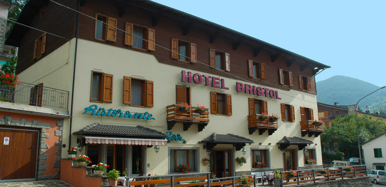 Hotel Bristol Copertina